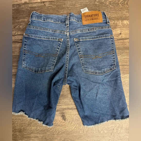 Signature by Levi Strauss Blue Jean Shorts with Frayed Hem - Picture 3 of 6